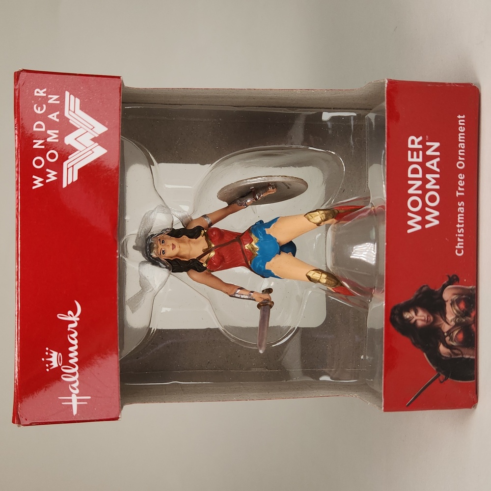 WONDER WOMAN Hallmark Christmas Tree Ornament NWT